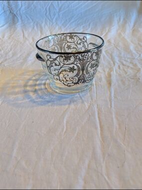 2/50$ Vintage Clear Glass Ice Bucket with Silver Filigree